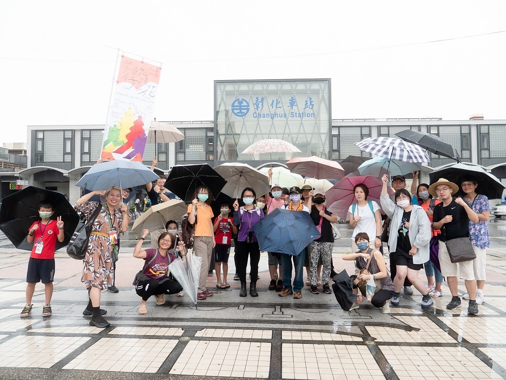 半線行跤花：在雨中的彰化蹓躂漫步，與往昔的相遇