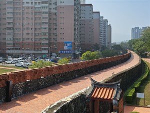 舊城東門城道