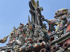屋頂陶藝
