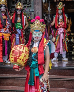 引路童子https://www.facebook.com/photo.php?fbid=686853121944490&set=a.188096128486861&id=100041686735873