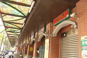 建國市場商店騎樓