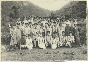 臺中師範學生於日月潭修學旅行