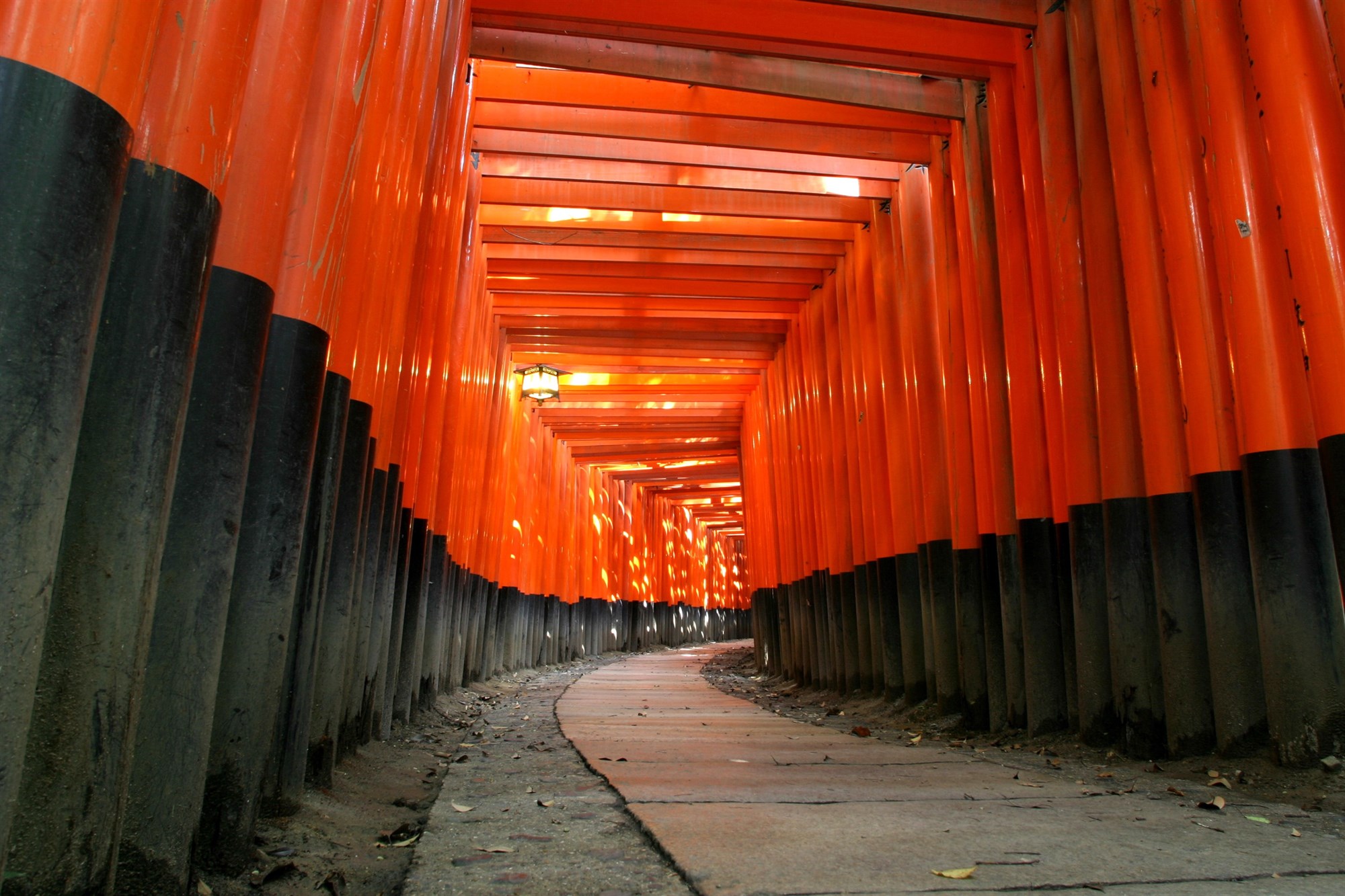巷弄間的日本漫遊：臺灣神社的出現與演變的地景改造