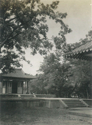 原為臺南神社，1946年改為忠烈祠 
