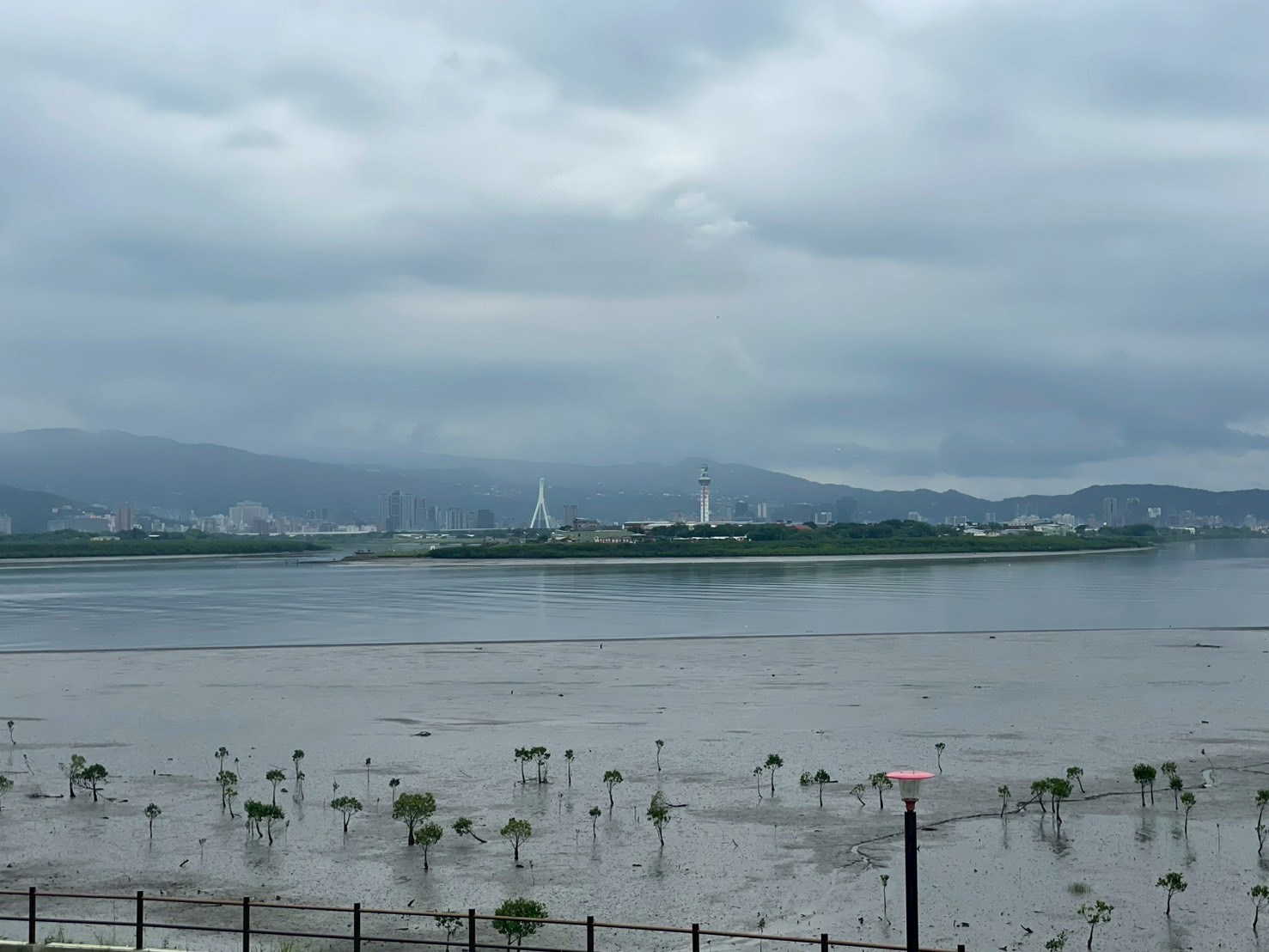 獅象捍門：尋找淡水河上的巨獸與隘口
