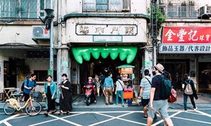 新竹東門活化後，台灣設計展期間可見「新竹獸」的行蹤。