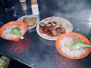 白蘭市場—米粉湯