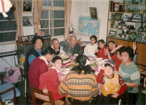 原新竹空軍十九村汪雪珍(張盛芝夫人)過年圍爐